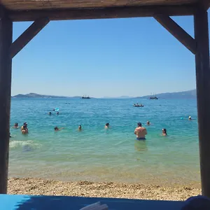 Ardit Seaside Apartamento Sarandë